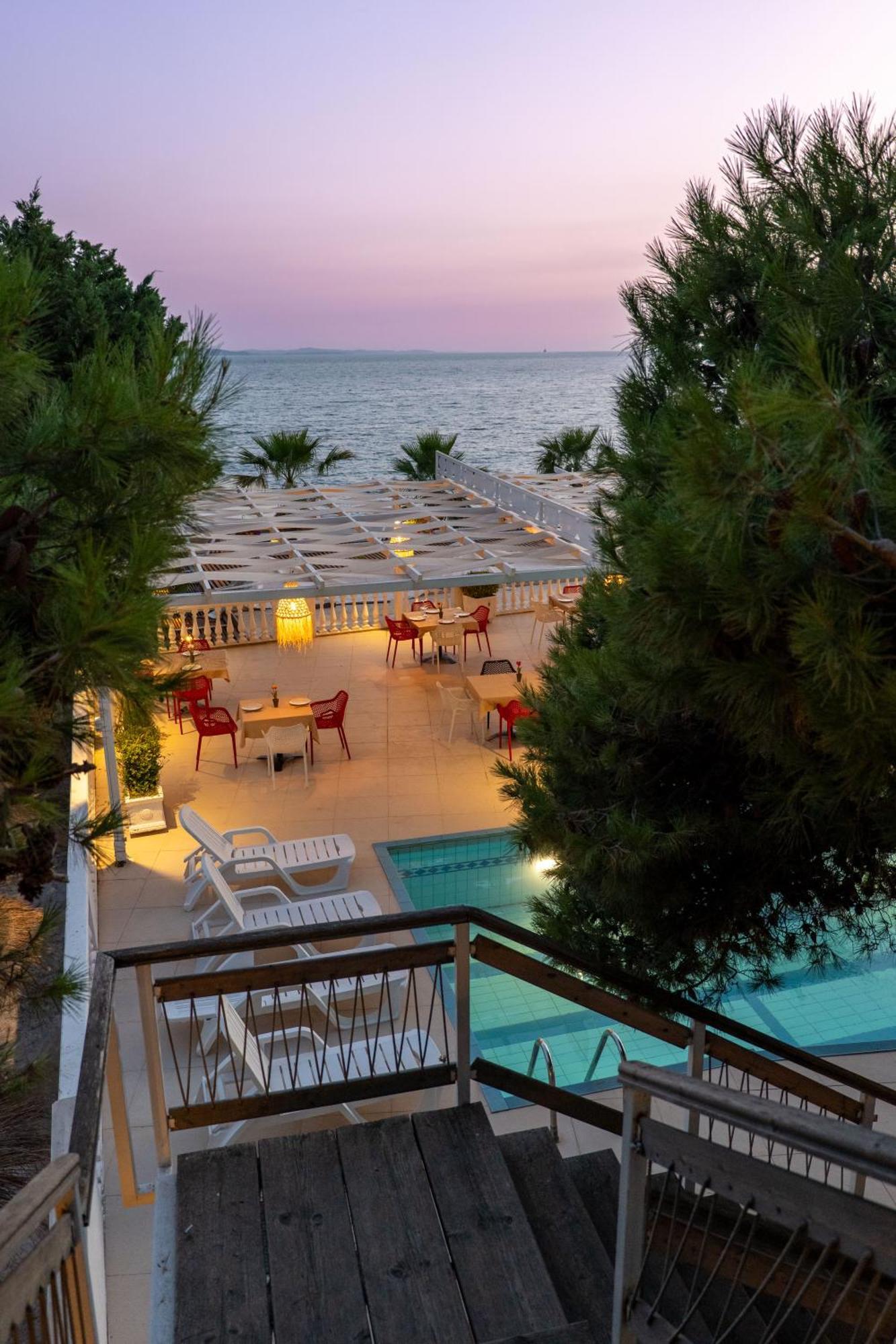 Hotel Sejko Саранда Экстерьер фото